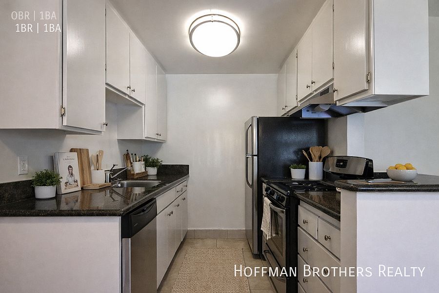 1st image of 1806 N Harvard Blvd #3