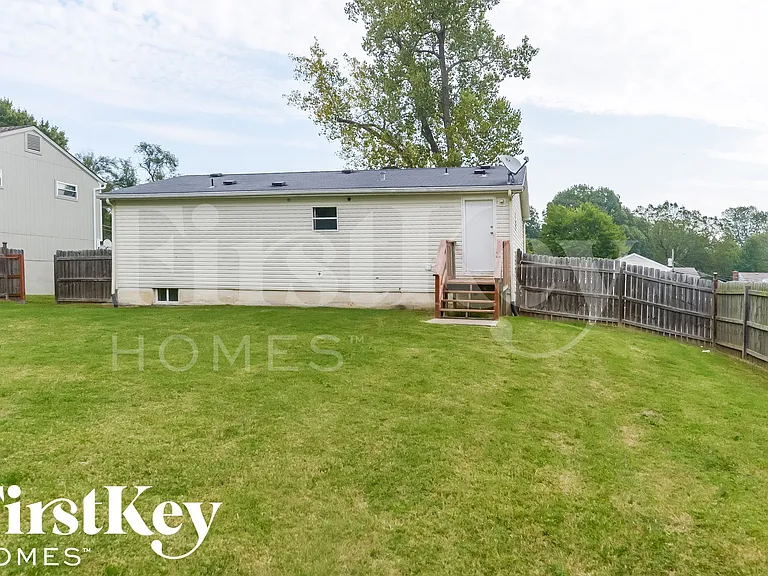 3304 N Spring St — Photo 15