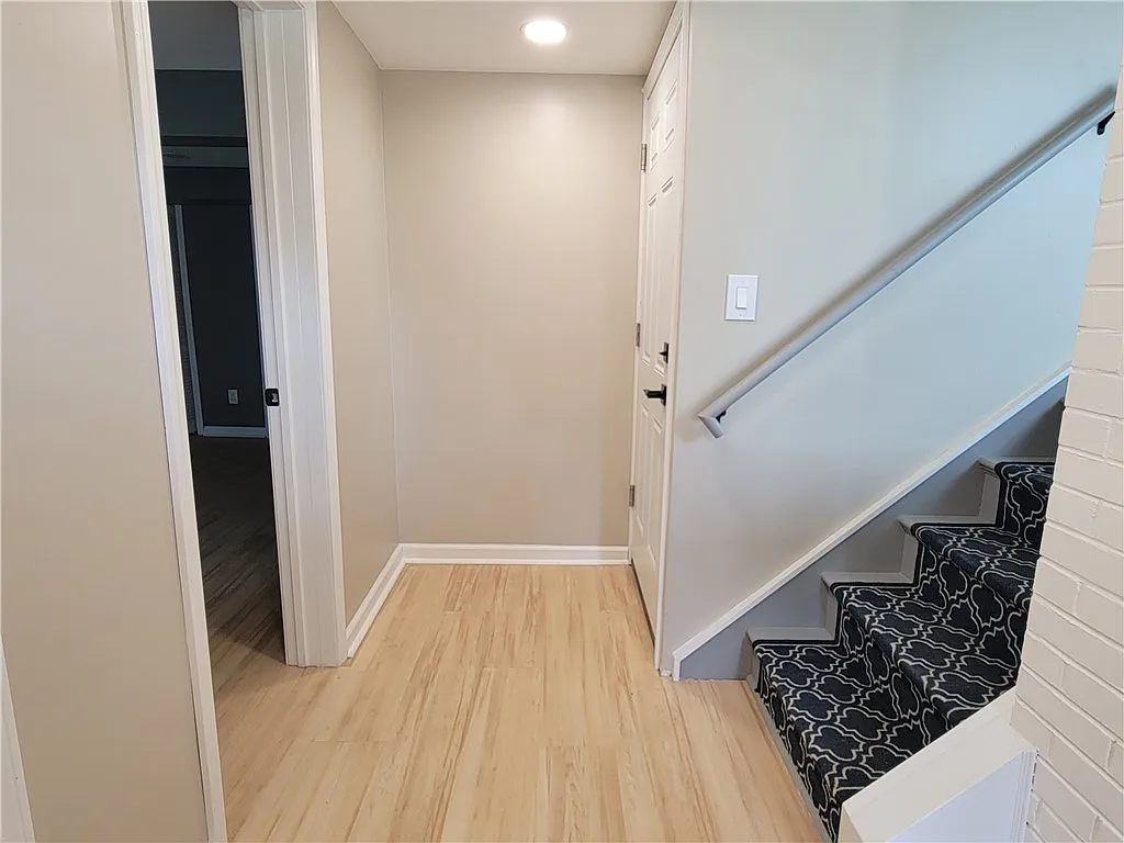 4 bed, 1280 sqft, $2,800 — Photo 2