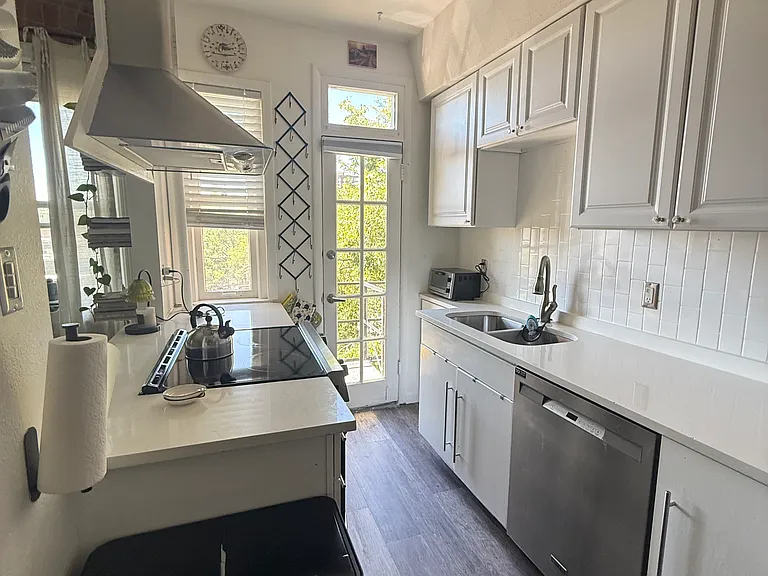 1356 N Pearl St #304 — Photo 6