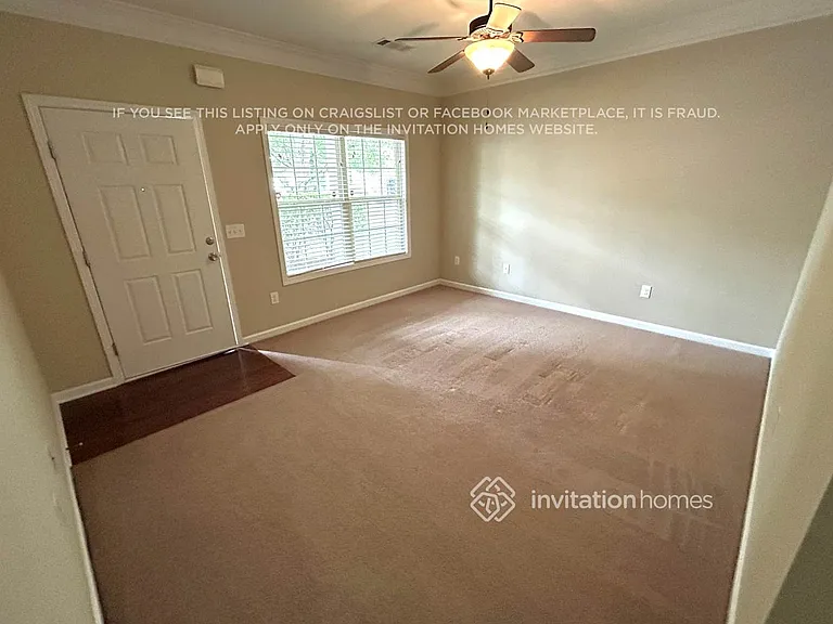 2565 Beal St — Photo 2