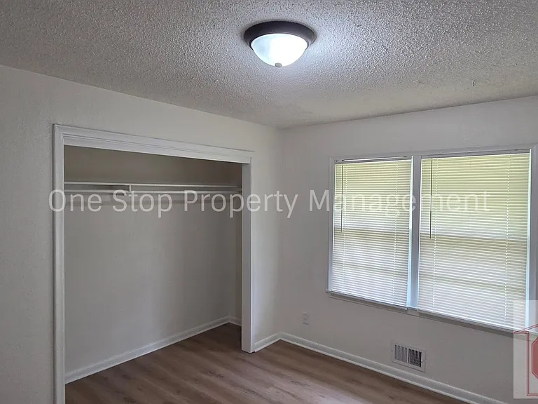 2111 N 49th St — Photo 20
