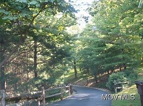 3rd image of 205 Colegate Woods Dr