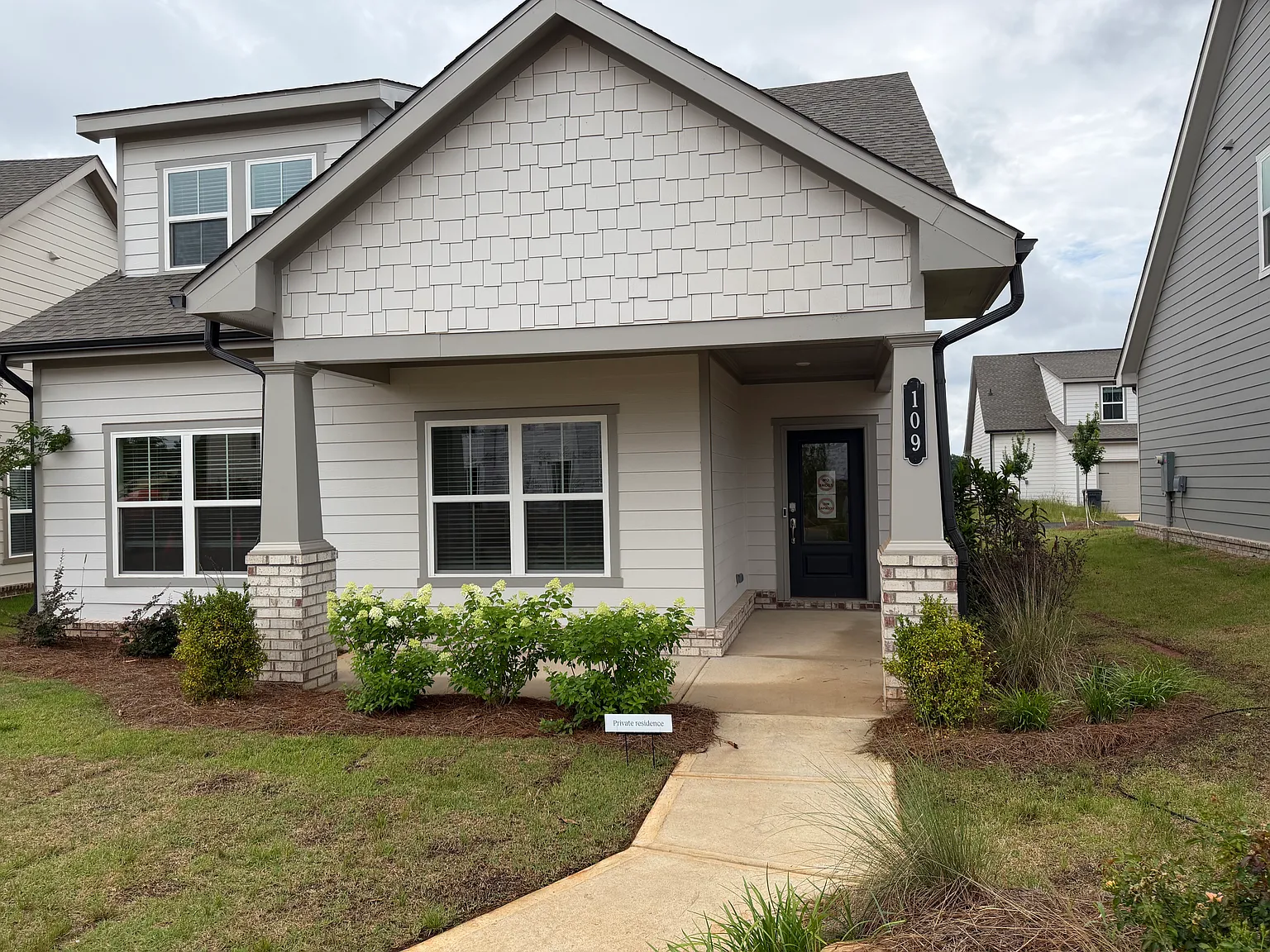 3 bed, 2.5 bath, 1660 sqft, $2,050 — Photo 4