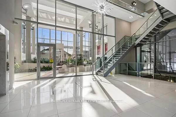 9088 Yonge St #901A — Photo 4
