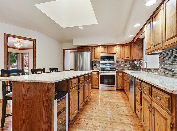 2nd image of 6415 Fox Ln