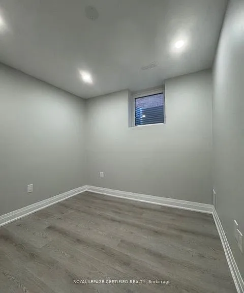 4468 Ashley Ave #BASEMENT — Photo 9