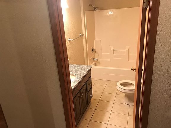 5th image of 524 Atwood Ave
