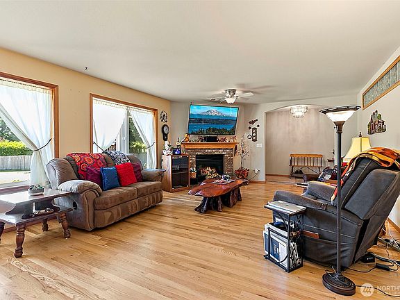 5th image of 21503 21st Street E