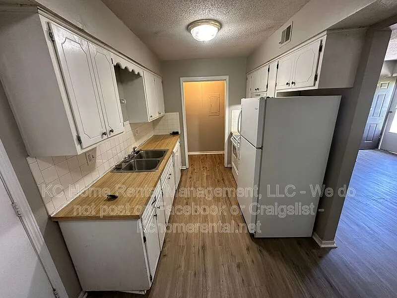 2 bed, 1.0 bath, 1000 sqft, $1,045 — Photo 4