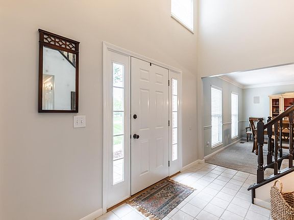 4th image of 5013 Barnsby Ln