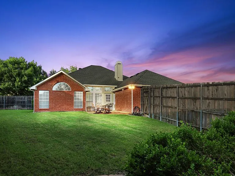 4500 Portrait Ln — Photo 2