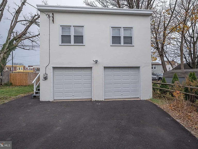717 Miller St — Photo 40