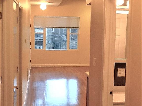4th image of 922 W Newport Ave APT 3