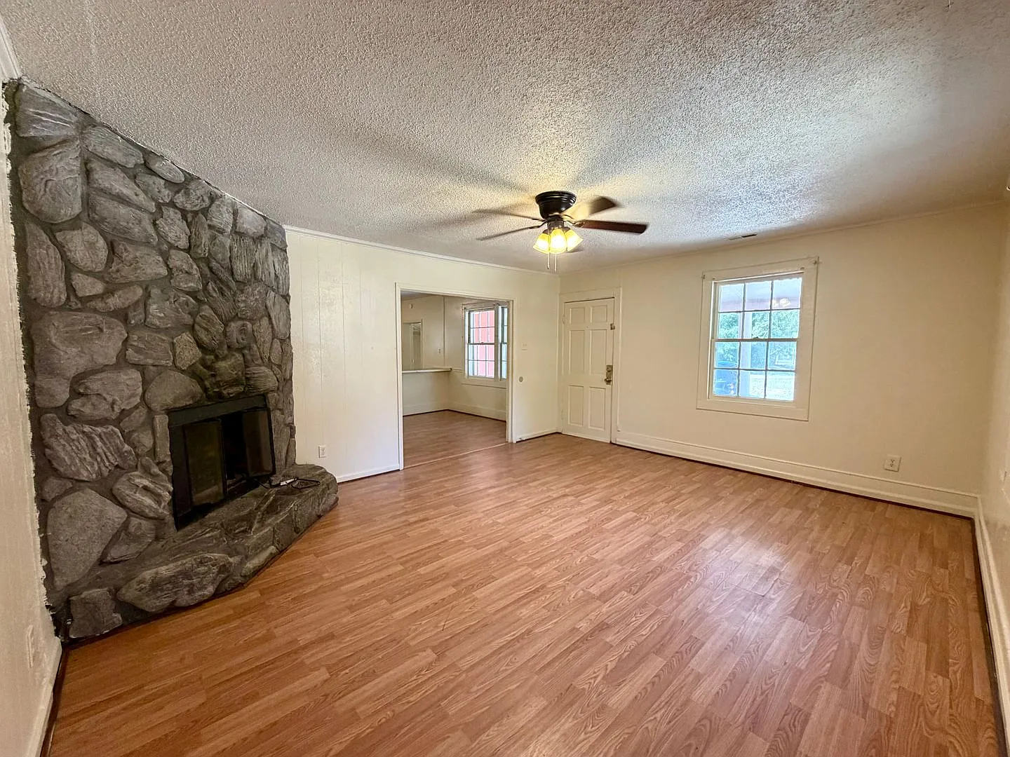 Spacious Home With Large Fenced Yard — Photo 2