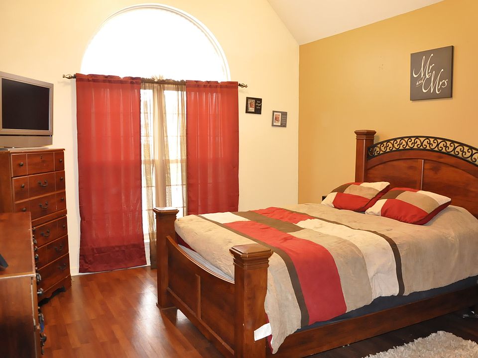 1st image of 173 Woodfield Cir