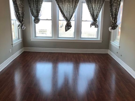 2nd image of 1540 N Hamlin Ave #2