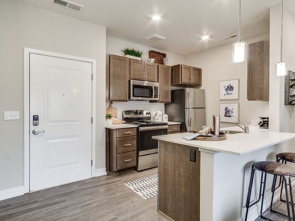 Kitchen (Cedar)