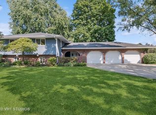 16 Winthrop New Rd, Sugar Grove, IL 60554
