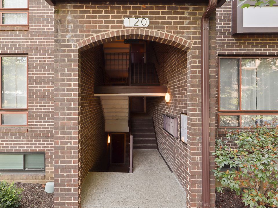 1st image of 120 Roberts Ln APT 101
