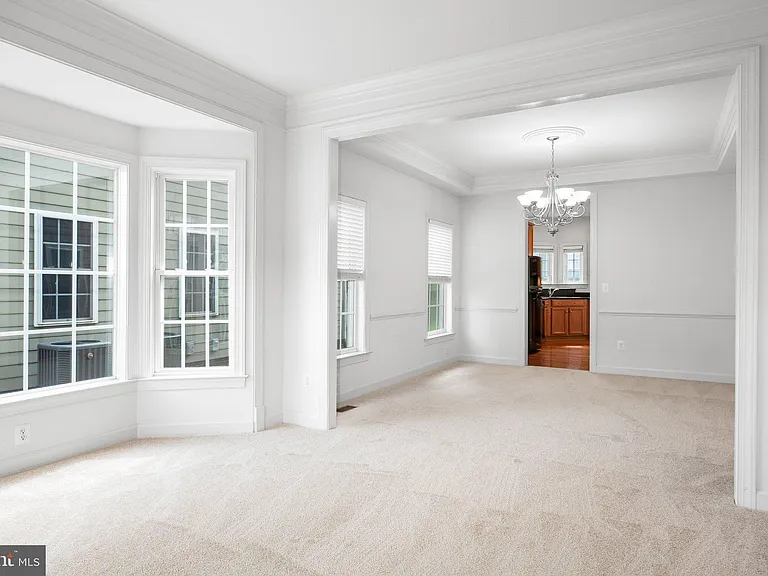 1002 Dorthea Ct — Photo 14