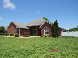 613 Memory Ln, Elizabethtown, KY