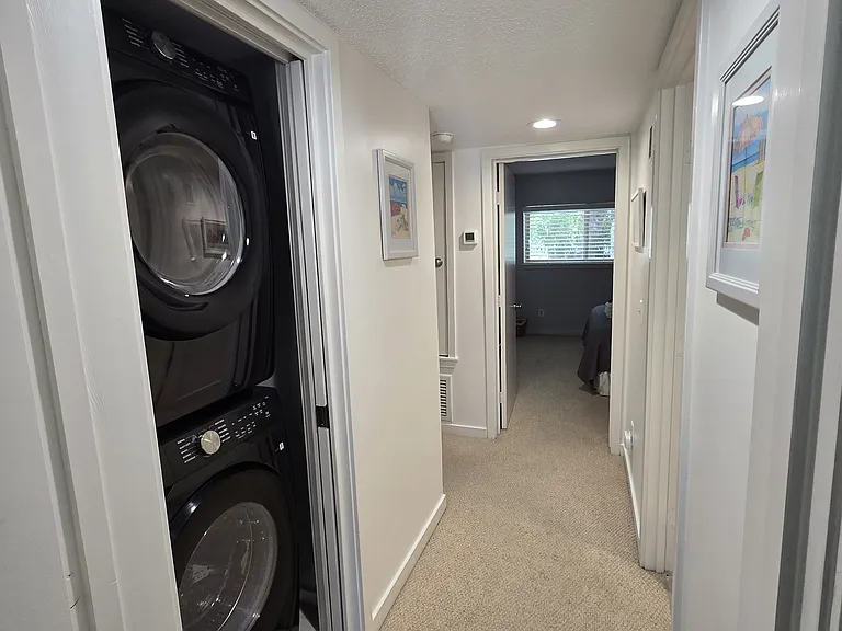 1 Tanglewood Dr #501 — Photo 32