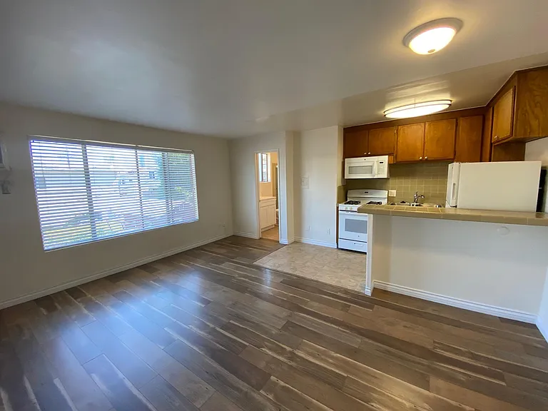 3731 Watseka Ave #8 — Photo 5