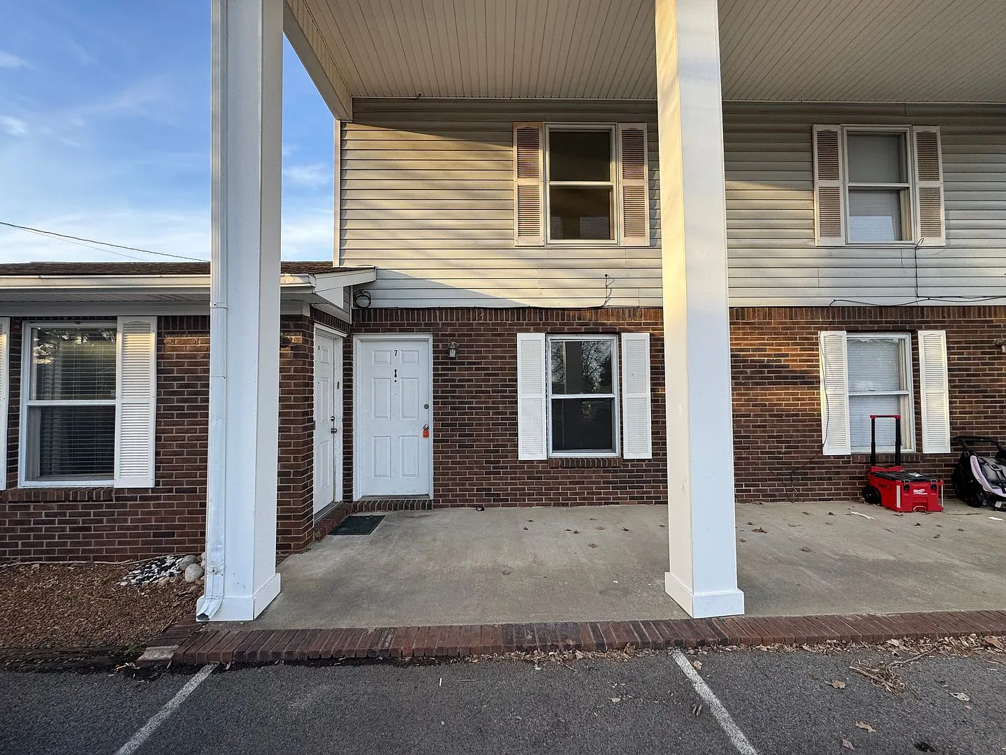 107 Grogan Circle — Photo 1