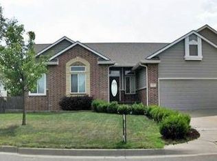 611 N Prairie Creek Dr, Kechi, KS 67067