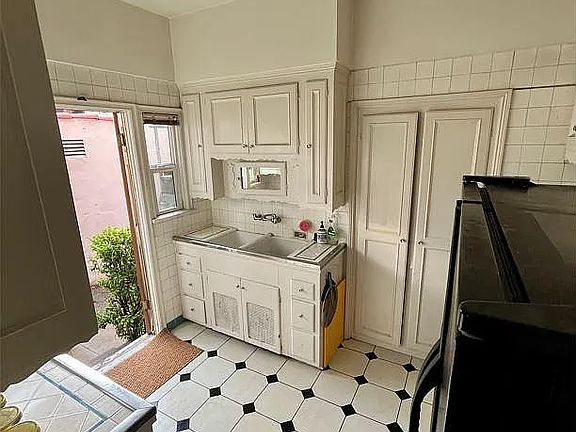 4th image of 356 S Elm Dr #3