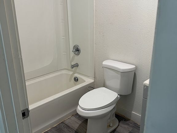 5th image of 327 Linden St #2