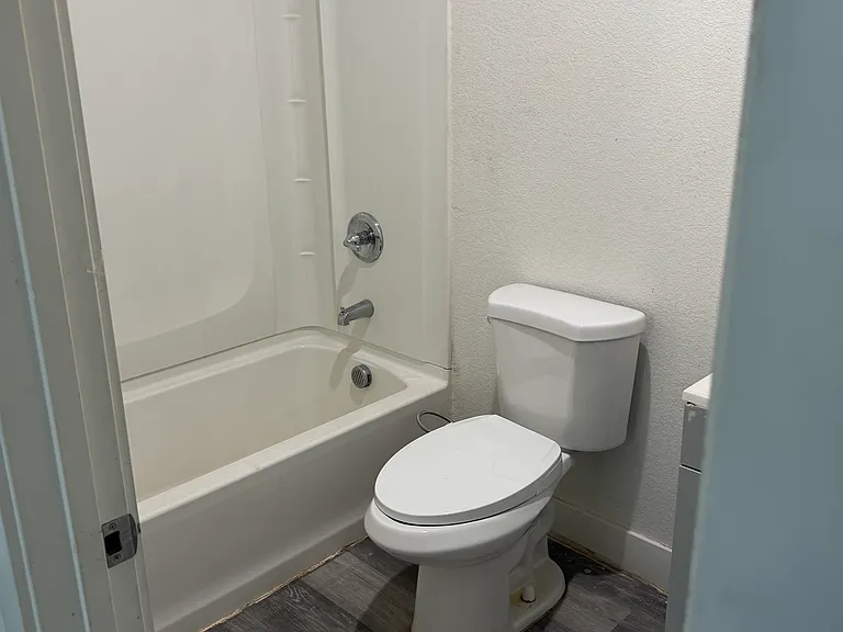 327 Linden St #2 — Photo 5