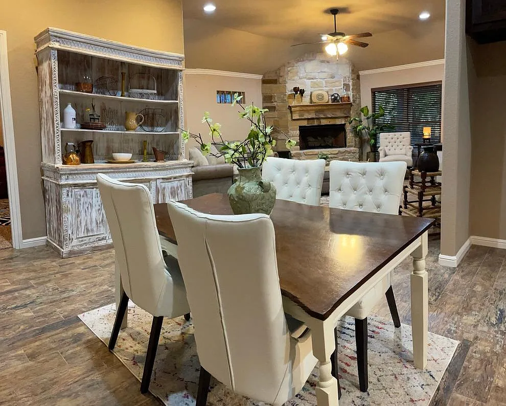 4 bed, 1624 sqft, $2,050 — Photo 2