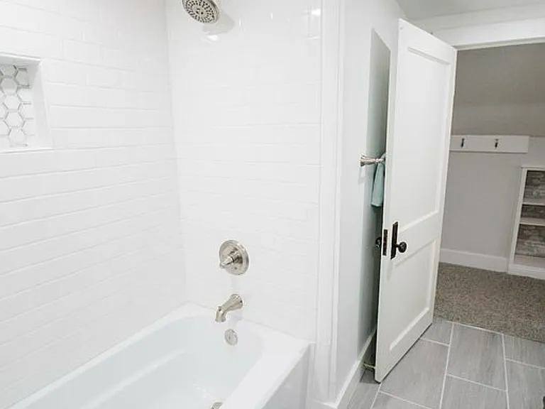 202 Iola Rd — Photo 13