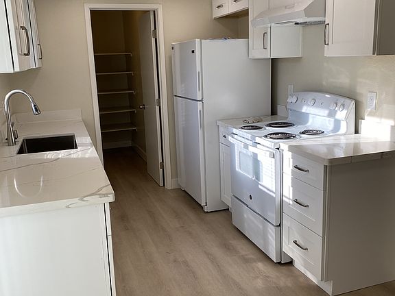 3rd image of 4971 Edgar Ct #2