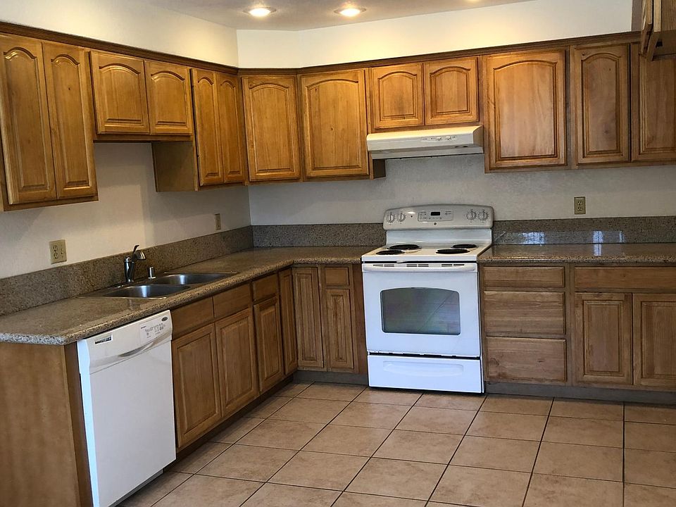 1st image of 623 Rivercrest Dr