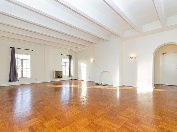 2nd image of 848 S Oxford Ave APT 402