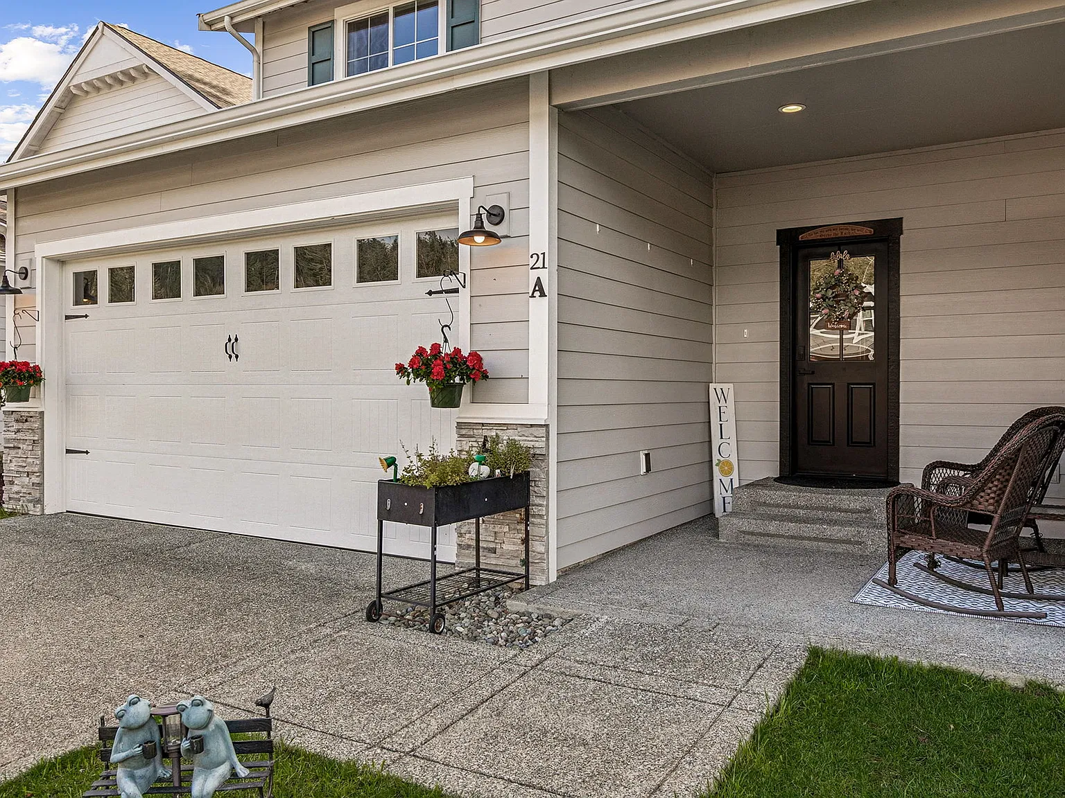3 bed, 2.5 bath, 1810 sqft, $2,495 — Photo 2