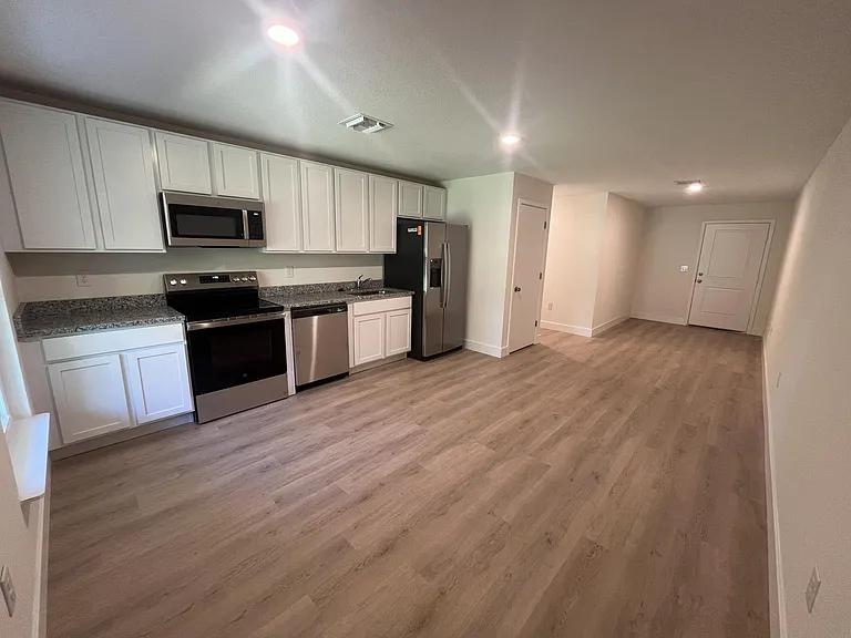 311 N 16th St #B — Photo 11