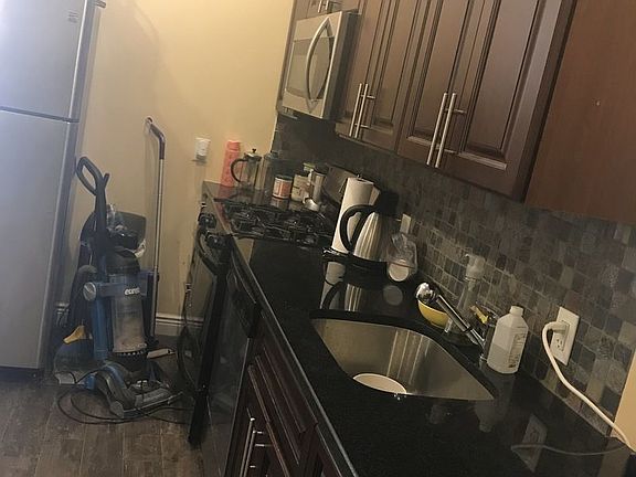 3rd image of 2591 44th St
