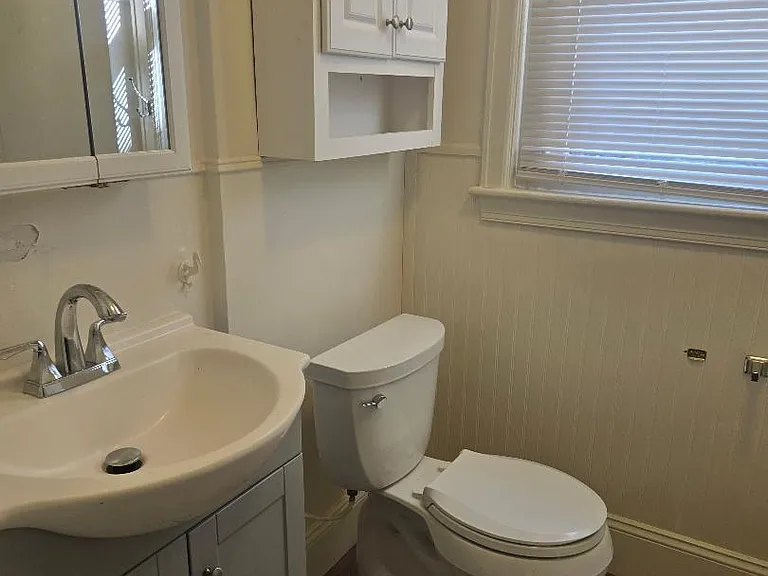 Drexel Court Apartments — Photo 18