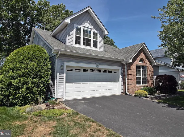 36 Symphony Ave, Bayville, NJ 08721