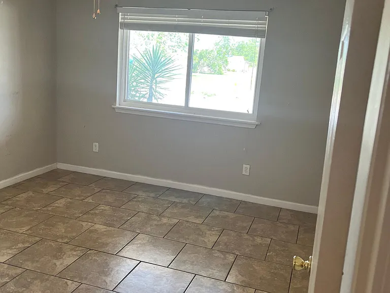 4644 Bonita Dr — Photo 4