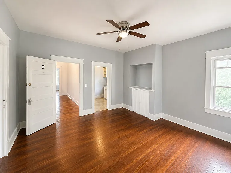 201 E Brin St #3 — Photo 6