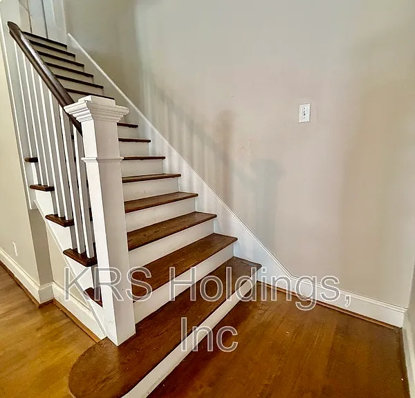 2709 Old Forest Rd — Photo 7