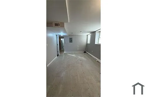 1089 Dumont Ave Photo 1