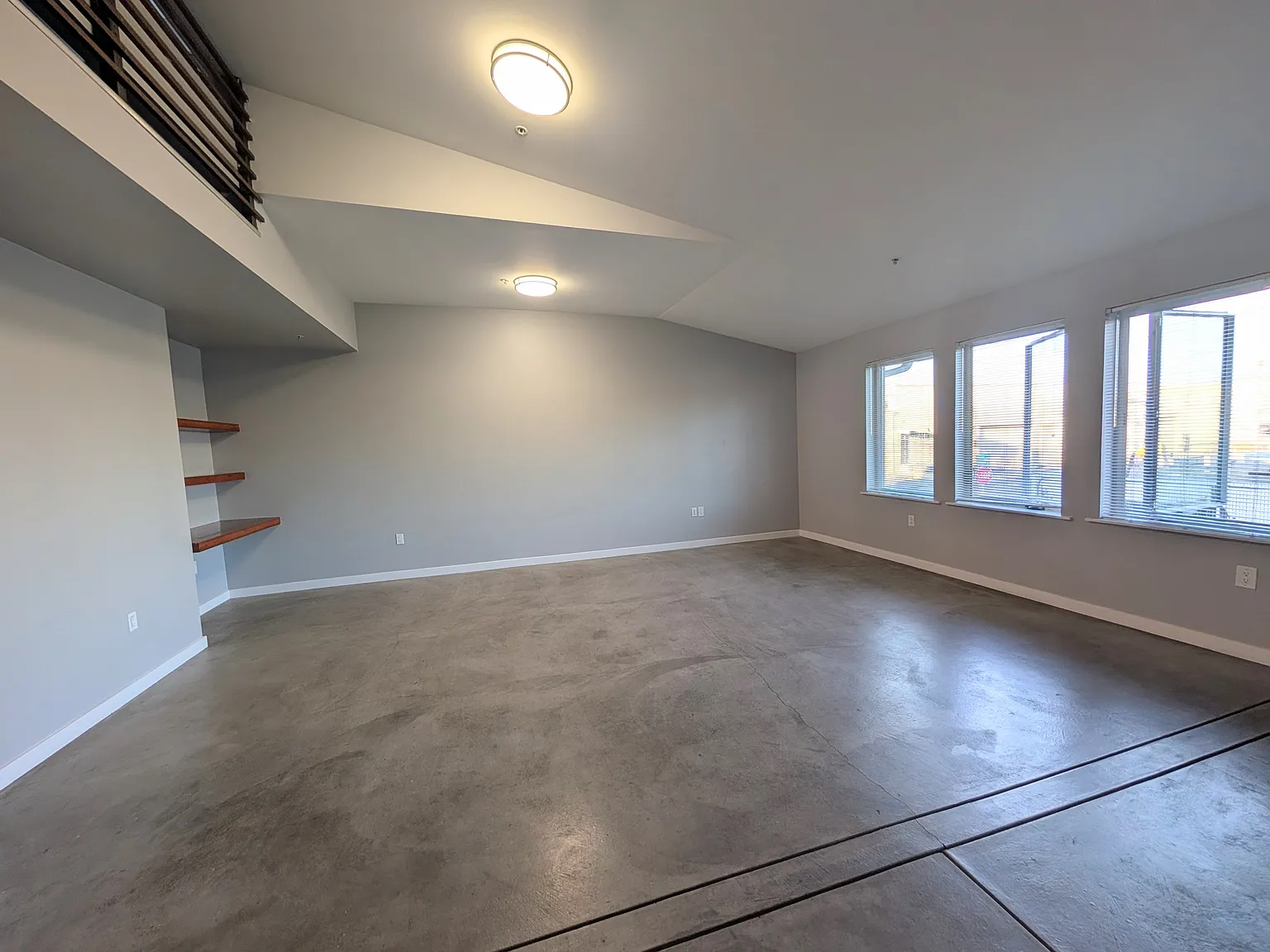 1 bed, 960 sqft, $2,925 — Photo 3