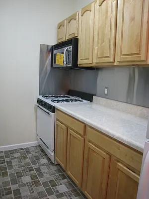 Rented by Gopal Realty Corp. | media 37