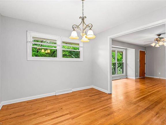 3rd image of 641 Valley Dr